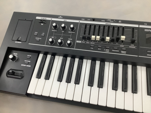 キーボードのROLAND