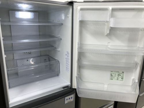 冷蔵庫の4ドア冷蔵庫