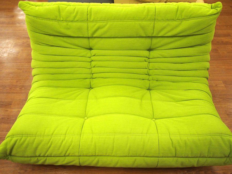 ligne roset( リーン・ロゼ) 、TOGO（トーゴ）の2Pソファー販売中
