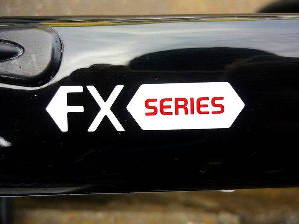 ロードバイク用 カーボンパーツ　3点セット 中古美品グロスブラック TRINX（トリンクス） ロードバイク カーボン 軽量 シマノ105 自転車