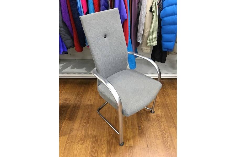 Fritz Hansen(フリッツハンセン)のスピンチェアが入荷しました
