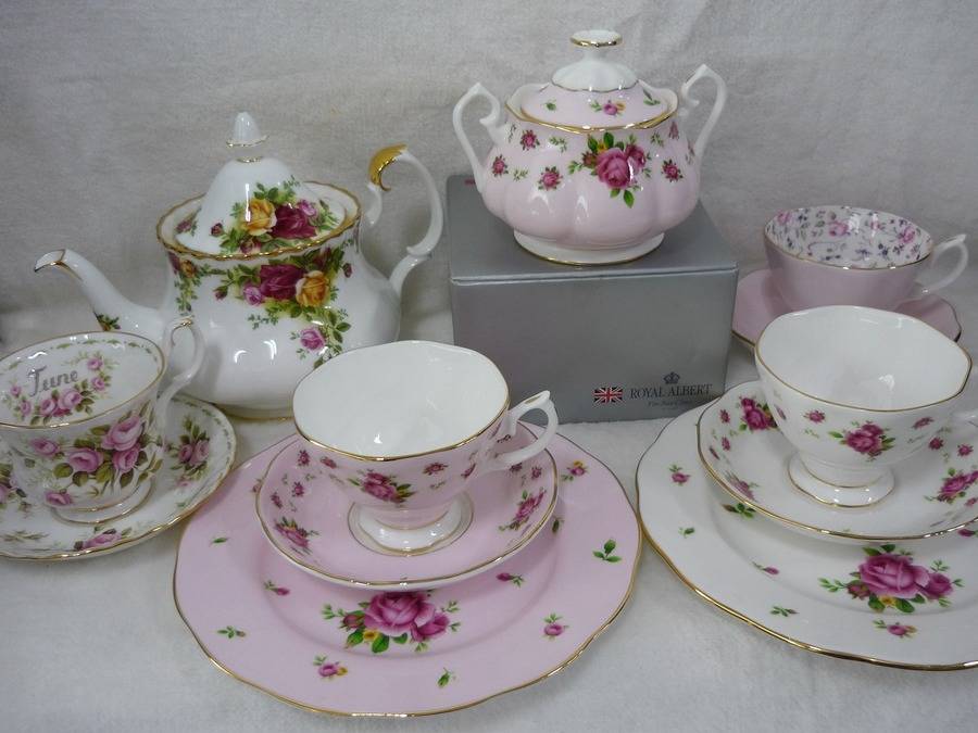 ROYAL ALBERT（ロイヤルアルバート）のテーブルウェアが買取入荷