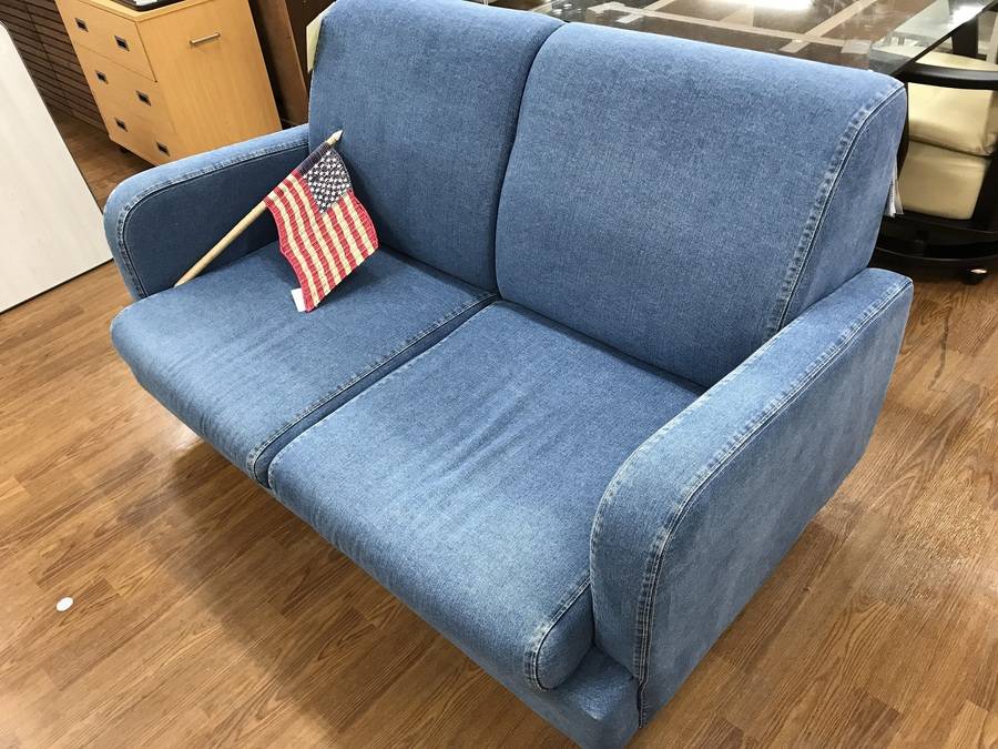 西海岸風には欠かせない！！デニムソファーが買取入荷いたしました 