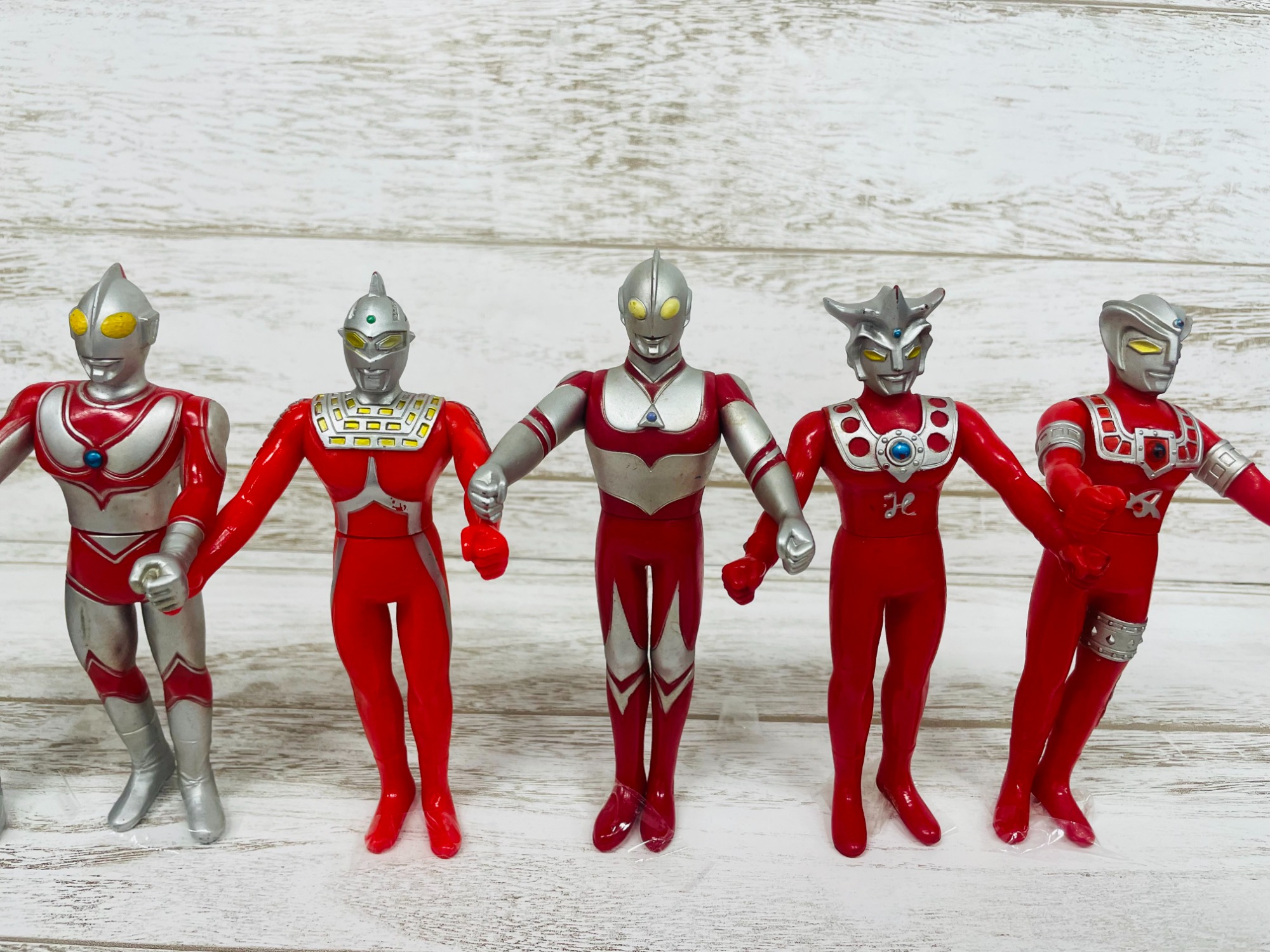 歴代ウルトラマン・大怪獣が藤沢店に襲来いたしました！｜2023年08月26