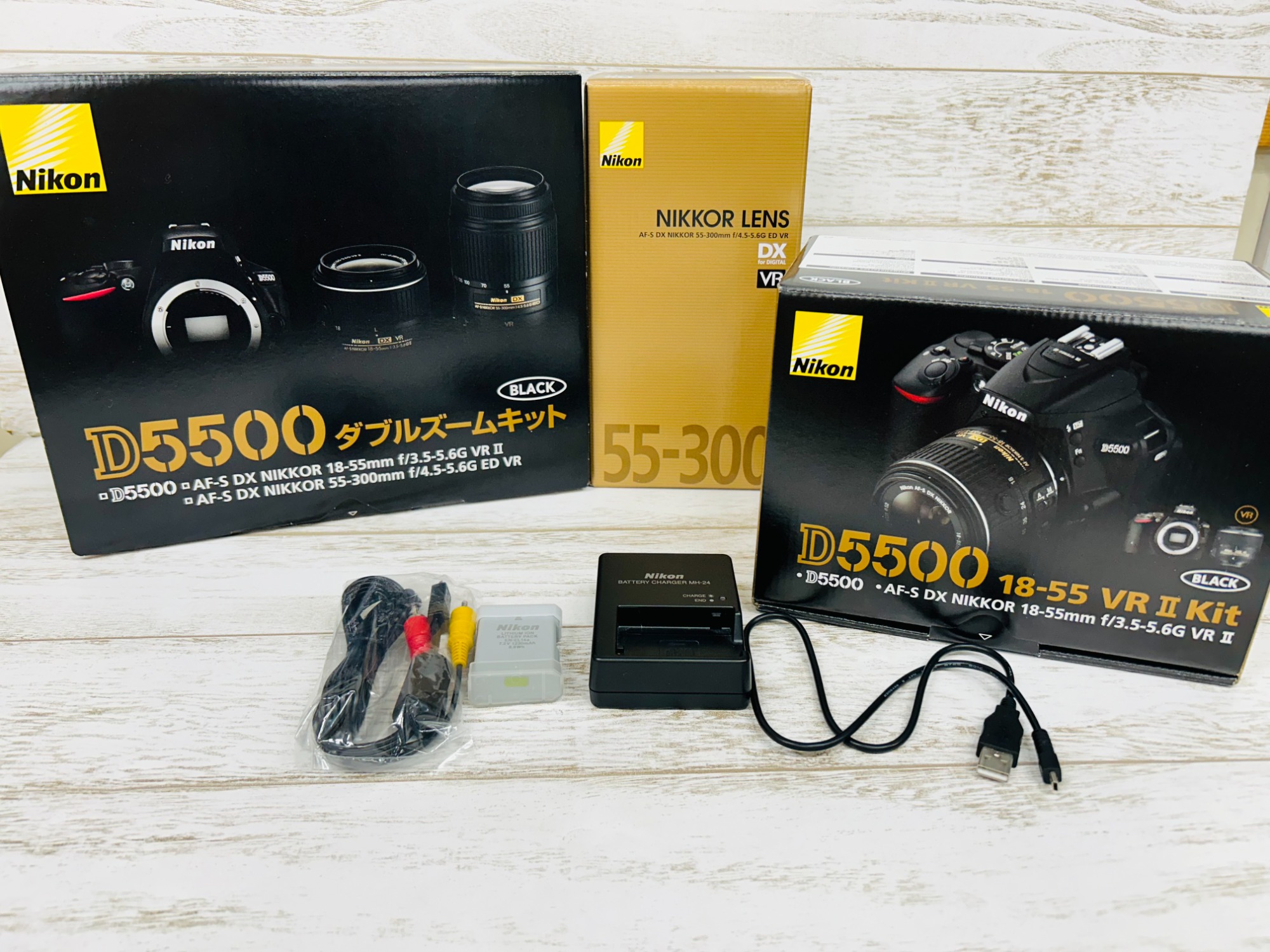 Nikon D5500 ダブルズームキット BLACK Amazon.com : Nikon D5500 Digital Camera Kit with 18-55mm and 70