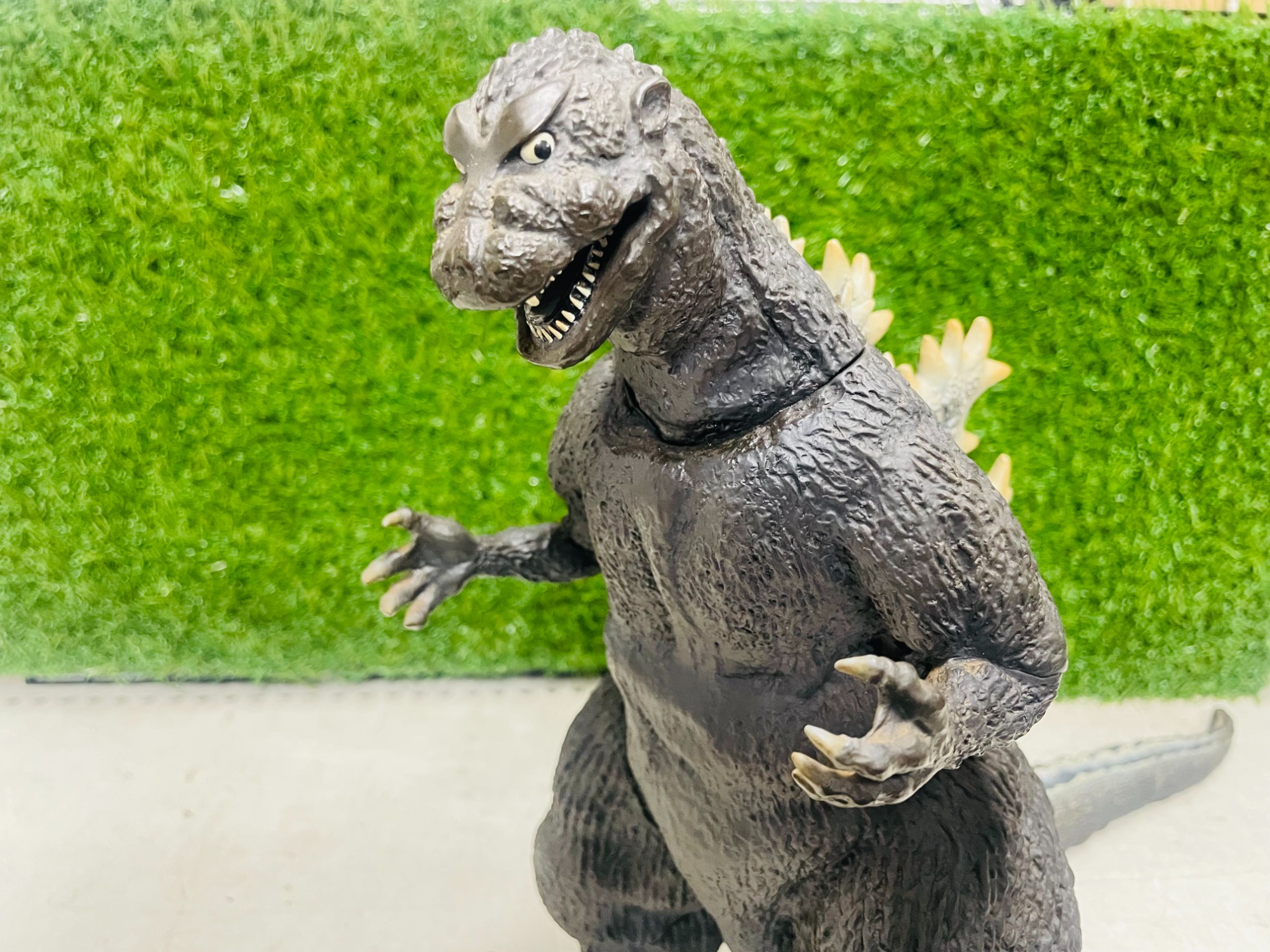 レトロホビー】ゴジラ襲来！初代ゴジラフィギュア2体同時入荷！｜2024