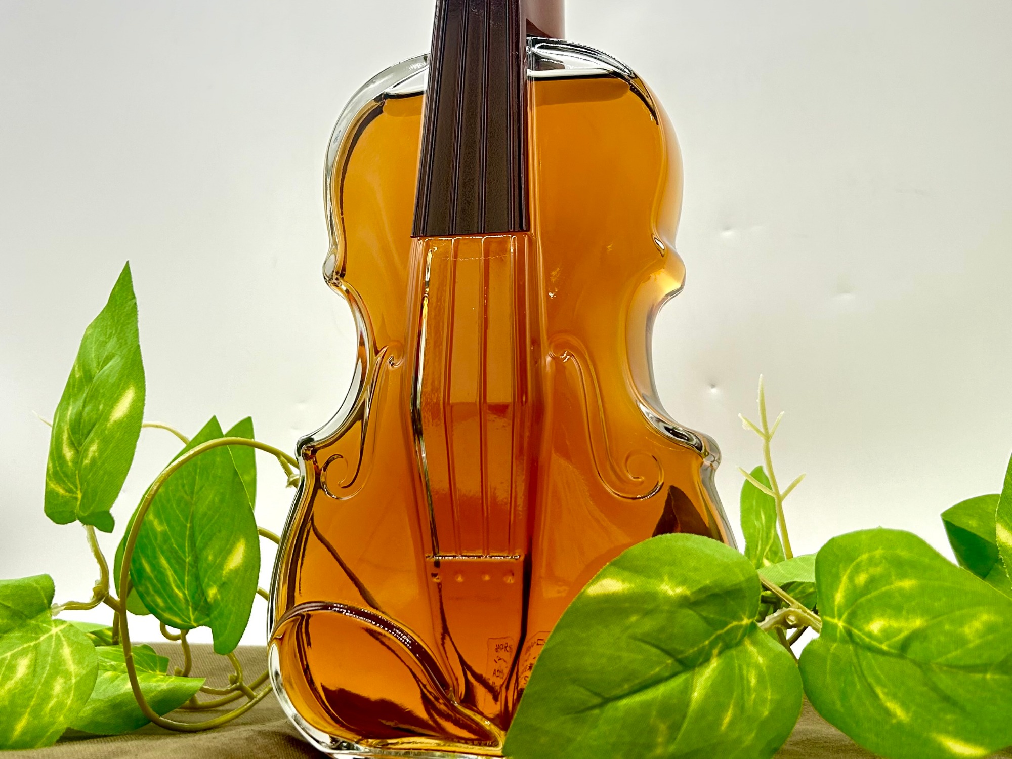 お酒多数展示中！】サントリーウイスキーローヤル バイオリンボトル