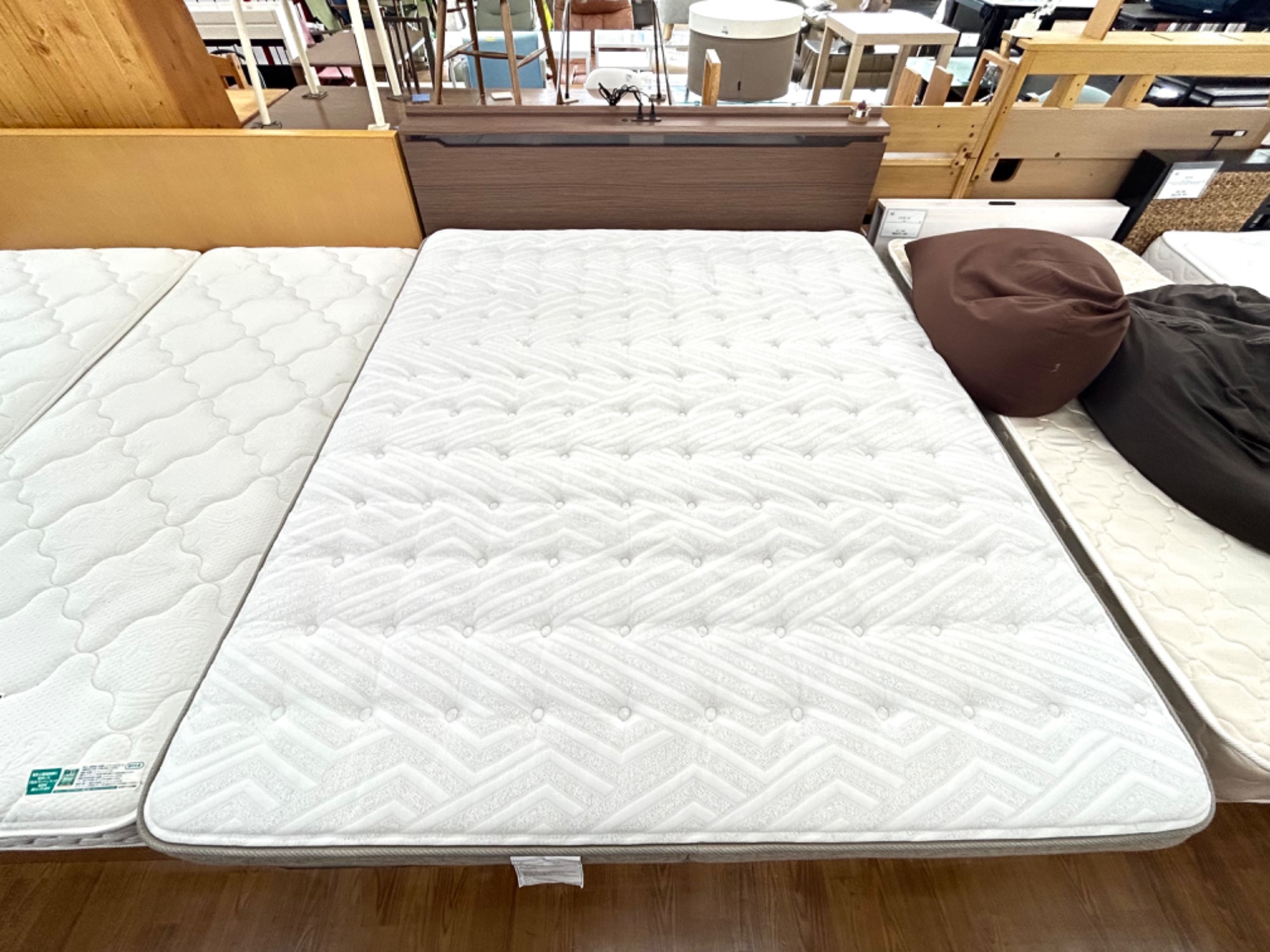 ニトリ】 クイーンベッド Nスリープ プレミアム 引き出し付 買取入荷 