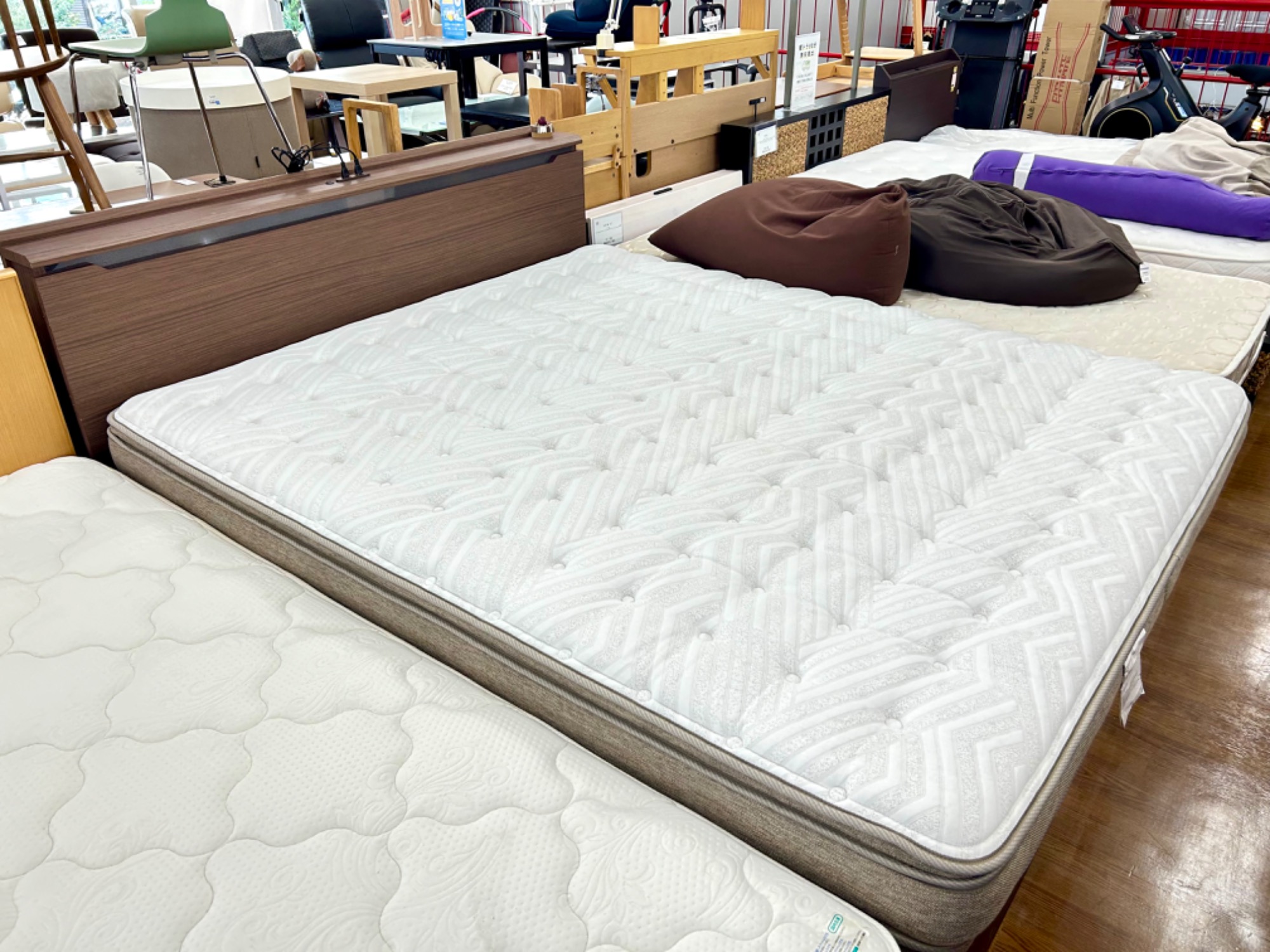 ニトリ】 クイーンベッド Nスリープ プレミアム 引き出し付 買取入荷 