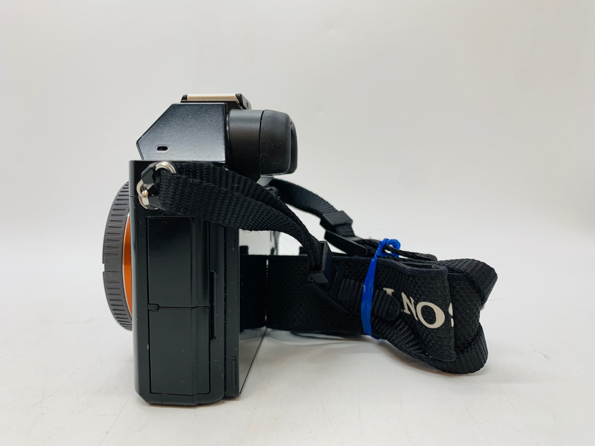 ミラーレス一眼と単焦点レンズ SONY / ソニー】ミラーレス一眼カメラ・単焦点レンズ を買取入荷