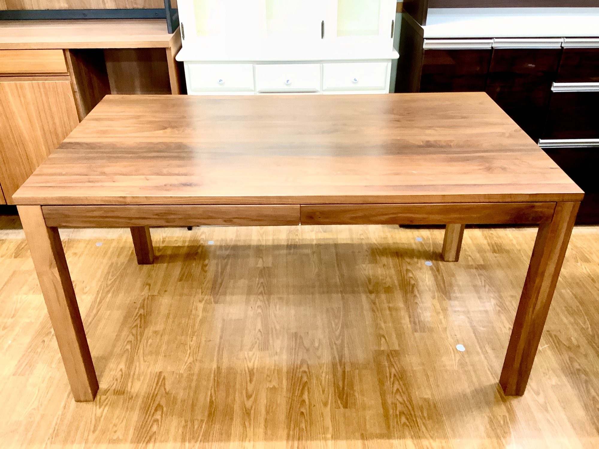 無印良品　無垢材 ダイニングテーブル 無印良品】オーク無垢材ダイニングテーブル。あるミニマリストが、10年