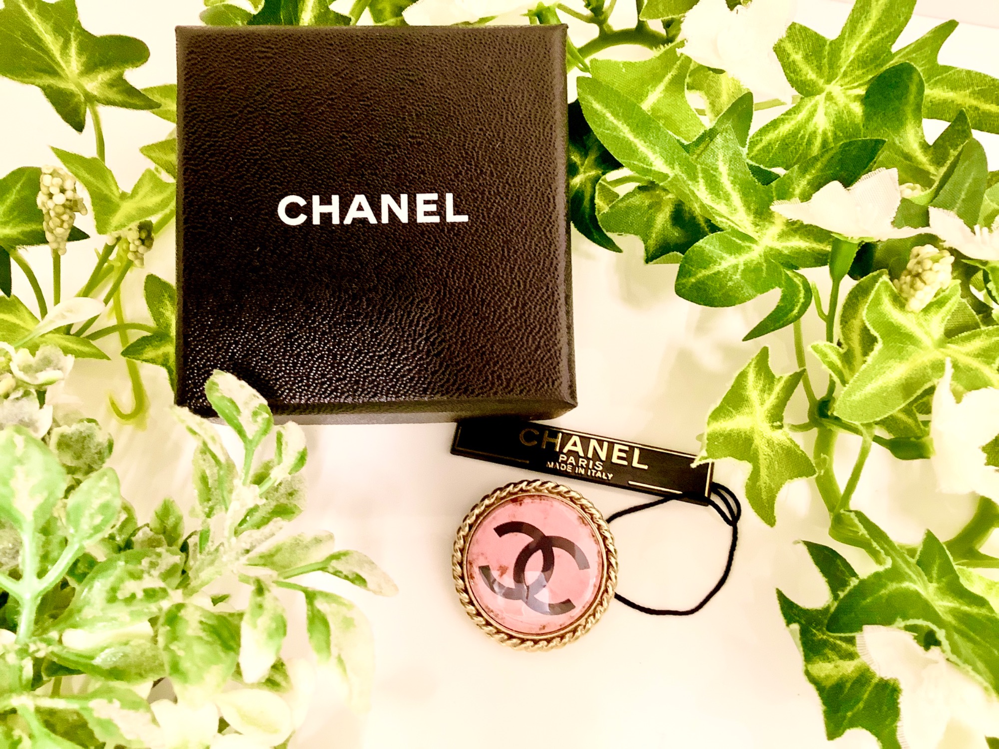 CHANEL/シャネル】ピンブローチ 08Pココマーク ラウンド 箱付き ピンク