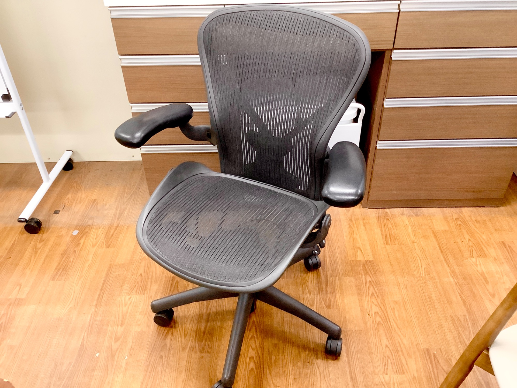 【トレファク熊谷駅前店】Herman Millerのアーロンチェアのご紹介です！ Herman Miller (ハーマンミラー) アーロンチェア リマスタード