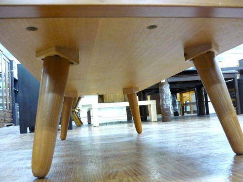 ローテーブルのコーヒーテーブル