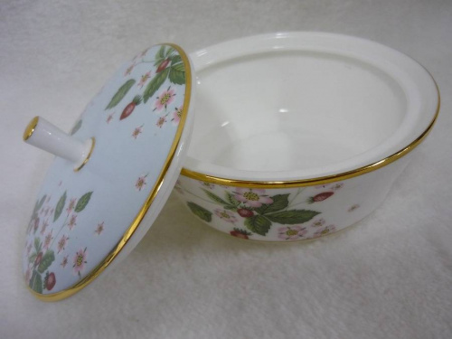 洋食器のWEDGWOOD