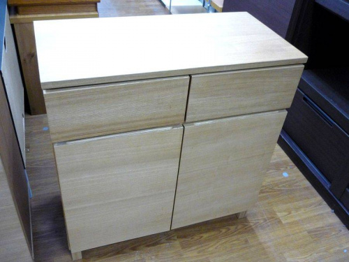 キャビネットのオーク材