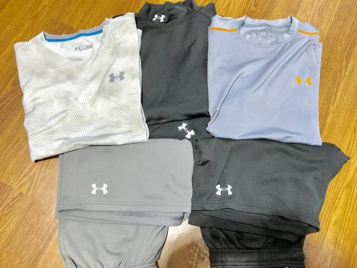 スポーツ用品のUNDER ARMOUR