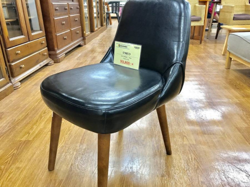 椅子のウニコ（UNICO）