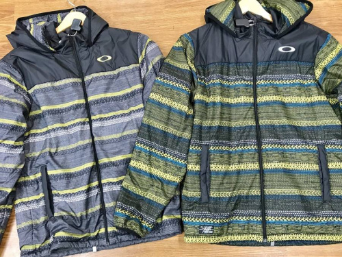 ＃スポーツ・アウトドアの＃OAKLEY