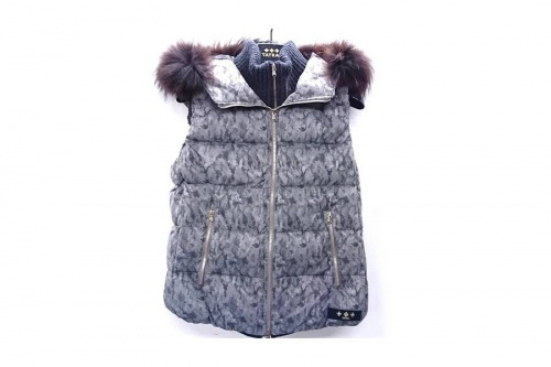 レディースファッションのTATRAS