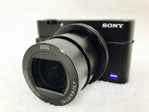 デジタルカメラのSONY