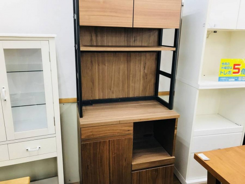 家具のカップボード