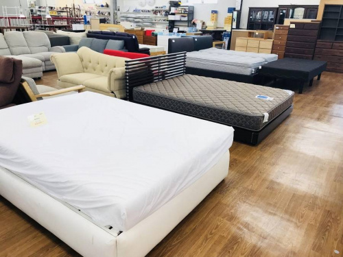 家具のベッド