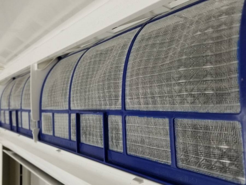 夏物家電の窓枠