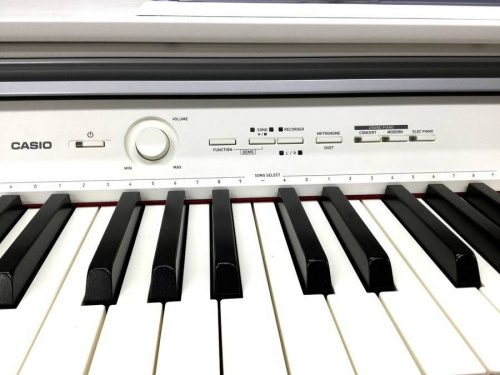 電子ピアノのカシオ（CASIO）