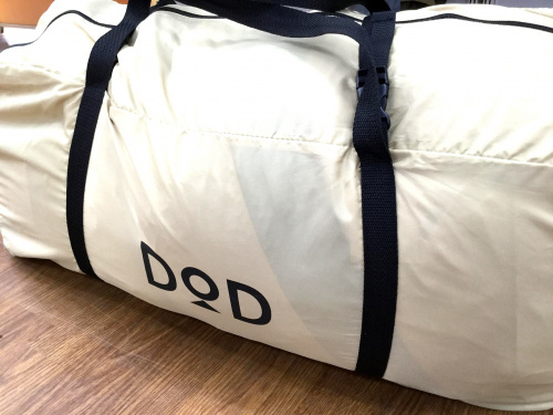 アウトドア用品のテント