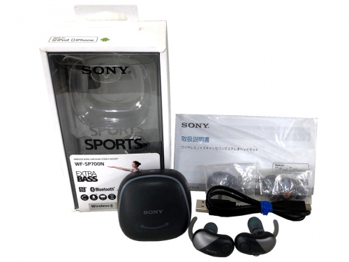 オーディオ機器のヘッドホン