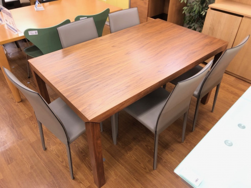 家具のダイニングセット
