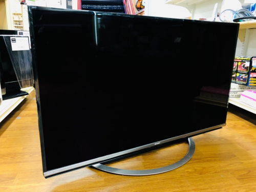 デジタル家電のテレビ　液晶テレビ