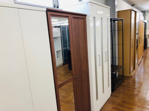 ワードローブ　チェスト　ダイニングセットのソファー　AVボード　カップボード