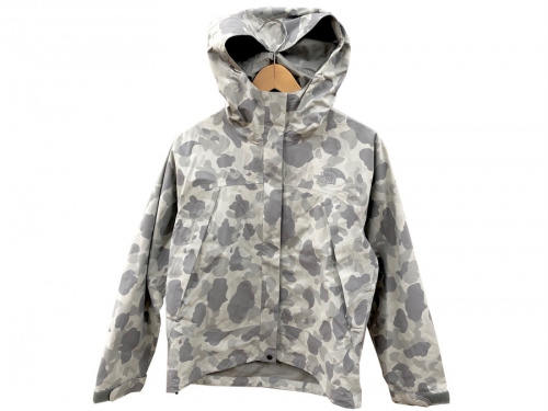 レディースファッションのアウトドアウェア