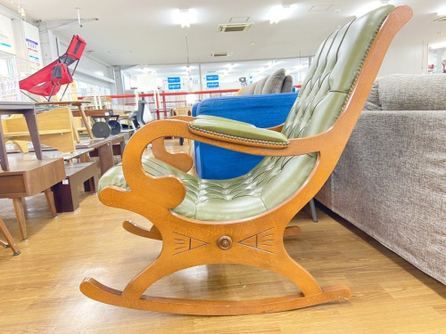 パンチングロッキングチェアーのオットマン付