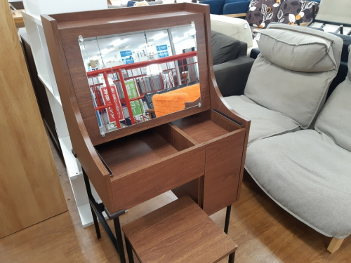 アンティークの家具