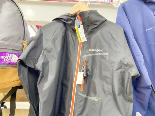 トップスのジャケット