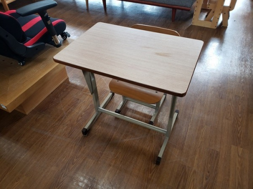 家具の机