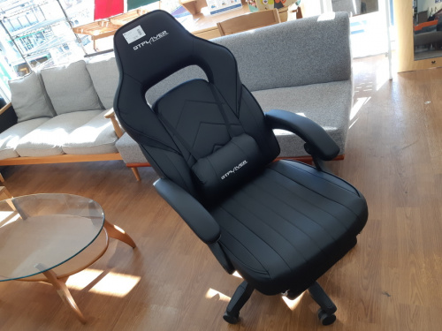 イスのゲーミングチェア