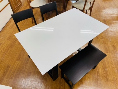 家具のダイニングセット