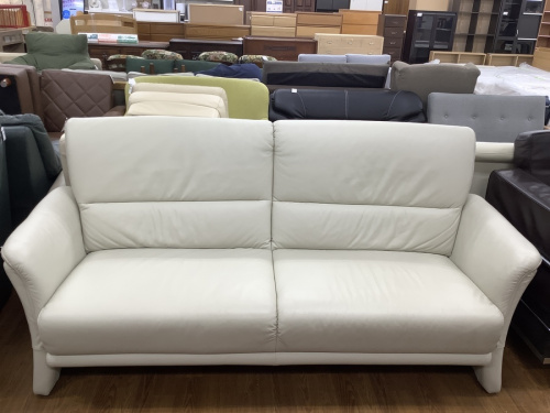 ソファーの3人掛けソファー