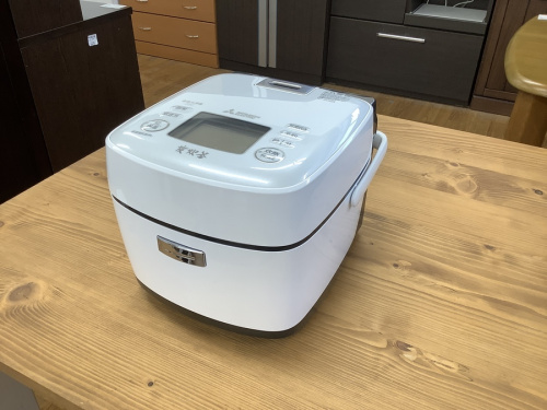 キッチン家電の炊飯器
