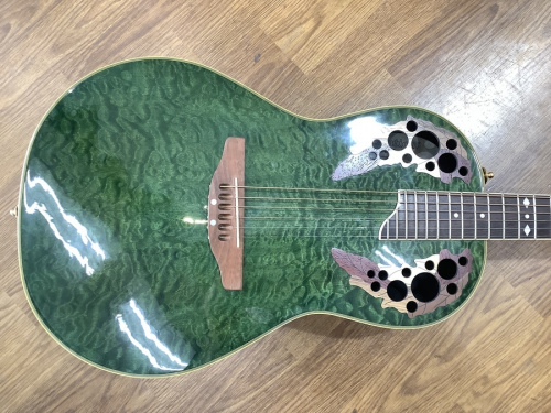 エレアコギターのovation