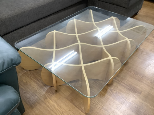 生活家具のテーブル