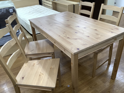 ダイニング5点セットのIKEA