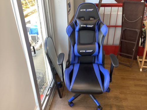 イスのゲーミングチェア