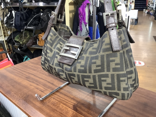 バッグのショルダーバッグ