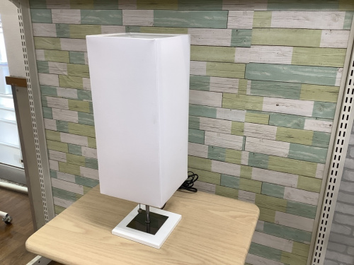 テーブルスタンドのDI CLASSE