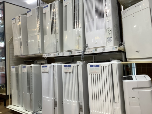 季節家電の窓用エアコン